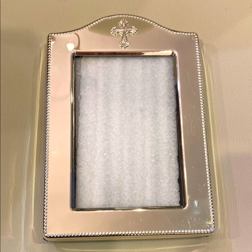 Reed & Barton Abbey Cross Silverplate 4 x 6" Photo Insert Shelf Tabletop Frame